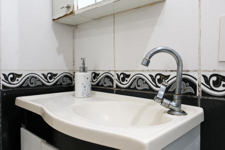 Banheiro da Suíte de apartamento para alugar com 1 quarto, 60m² em Jardim Maria Rosa, Taboão da Serra