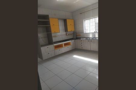 Casa à venda com 3 quartos, 220m² em Vila Congonhas, São Paulo