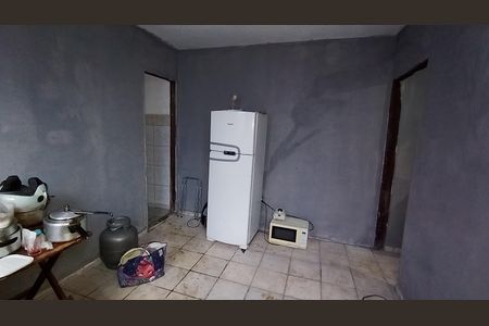 Cozinha de casa para alugar com 1 quarto, 16m² em Jardim Cacique, Suzano