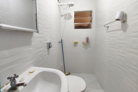 Banheiro de casa à venda com 2 quartos, 270m² em Vila Padre Manoel de Nobrega, Campinas