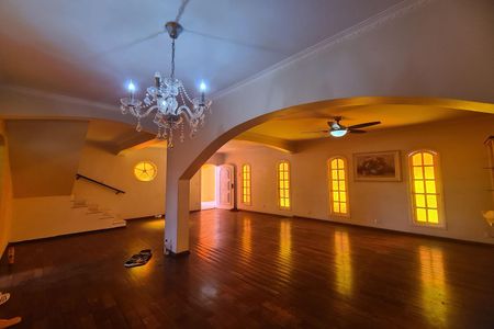 Sala de casa para alugar com 3 quartos, 400m² em São Lucas, São Paulo