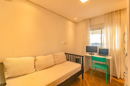 Quarto de apartamento para alugar com 2 quartos, 77m² em Vila Alexandria, São Paulo