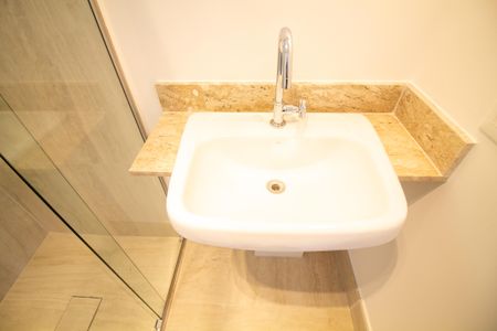 Banheiro de kitnet/studio à venda com 1 quarto, 22m² em Santo Amaro, São Paulo