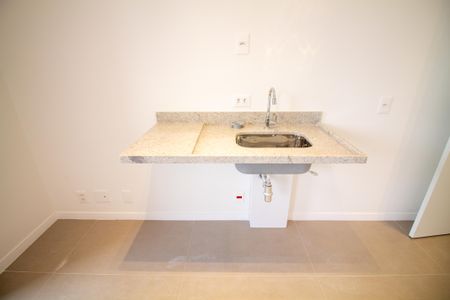 Cozinha de kitnet/studio à venda com 1 quarto, 22m² em Santo Amaro, São Paulo