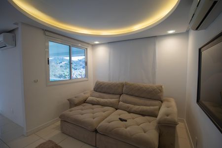 Sala de casa para alugar com 3 quartos, 350m² em Maria Paula, São Gonçalo