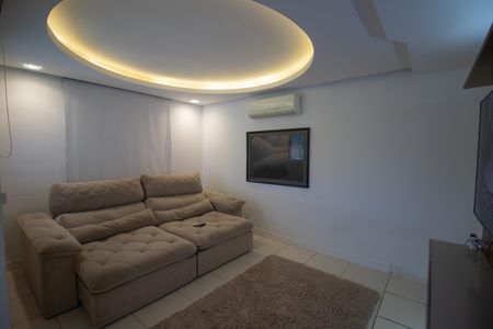 Sala de casa para alugar com 3 quartos, 350m² em Maria Paula, São Gonçalo