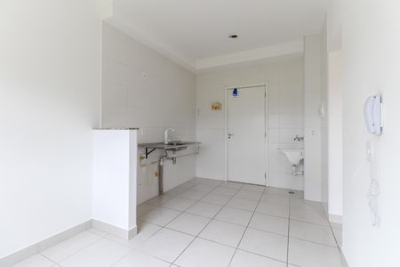 Sala de apartamento para alugar com 2 quartos, 33m² em Vila Carmosina, São Paulo