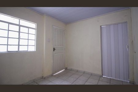 Sala de casa para alugar com 1 quarto, 70m² em Jardim Caguassu, São Paulo