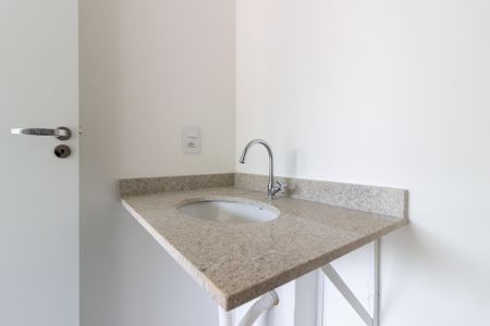 Banheiro de kitnet/studio à venda com 1 quarto, 28m² em Vila Madalena, São Paulo