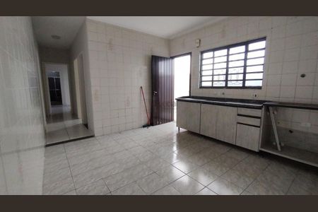 Casa à venda com 3 quartos, 240m² em Jardim Piqueroby, São Paulo