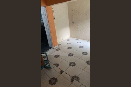 Casa à venda com 4 quartos, 140m² em Jardim das Camelias, São Paulo