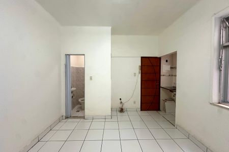Sala/Quarto de kitnet/studio para alugar com 1 quarto, 27m² em Centro, Rio de Janeiro