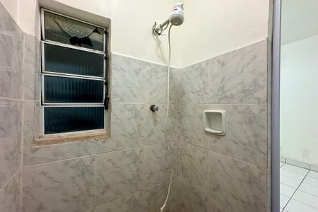Banheiro de kitnet/studio para alugar com 1 quarto, 27m² em Centro, Rio de Janeiro