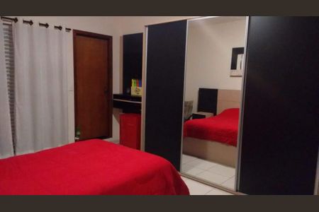 Casa para alugar com 4 quartos, 280m² em Jardim Lageado, São Paulo