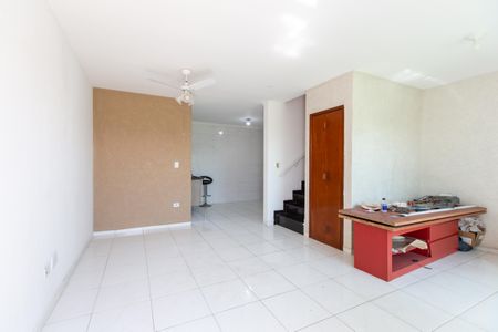 Sala de casa de condomínio para alugar com 3 quartos, 111m² em Cidade Antônio Estevão de Carvalho, São Paulo