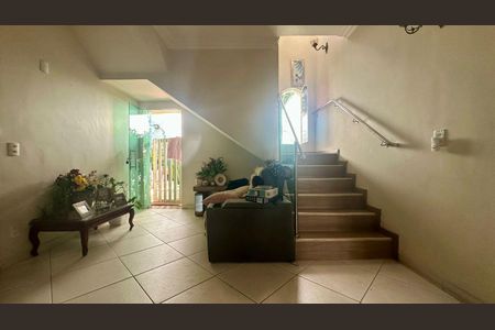 Sala de casa para alugar com 5 quartos, 370m² em Buritis, Belo Horizonte