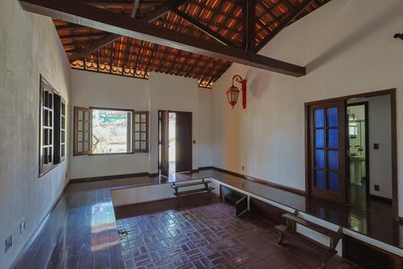 Sala de casa à venda com 2 quartos, 2000m² em Braúnas, Belo Horizonte