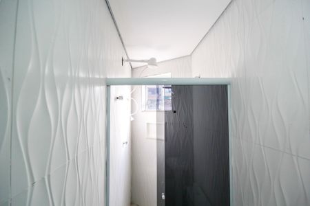 Banheiro de kitnet/studio para alugar com 1 quarto, 44m² em Jardim Paulistano (zona Norte), São Paulo