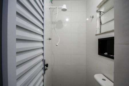 Banheiro Social de kitnet/studio para alugar com 1 quarto, 22m² em Jardim Paulistano (zona Norte), São Paulo