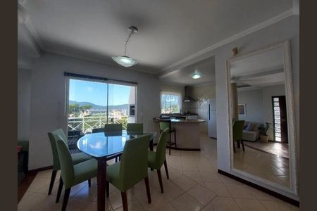 Casa para alugar com 3 quartos, 230m² em Mangabeiras, Belo Horizonte