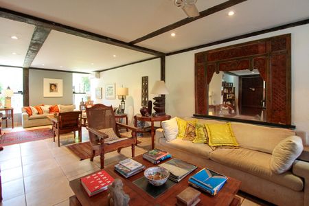 Sala de casa de condomínio para alugar com 4 quartos, 560m² em Itanhangá, Rio de Janeiro