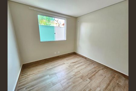 Casa à venda com 3 quartos, 180m² em Sinimbu, Belo Horizonte