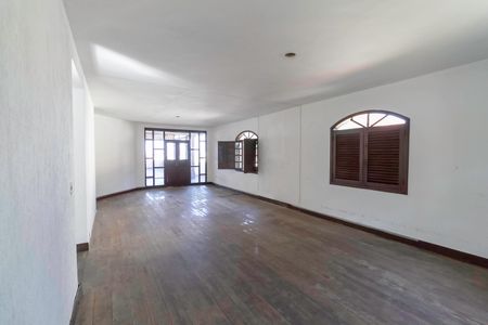 Sala de casa à venda com 5 quartos, 500m² em São Luiz, Belo Horizonte