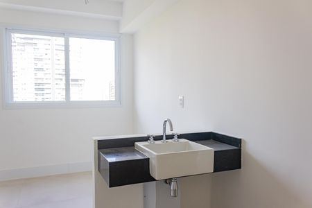 Banheiro de kitnet/studio à venda com 1 quarto, 19m² em Água Branca, São Paulo
