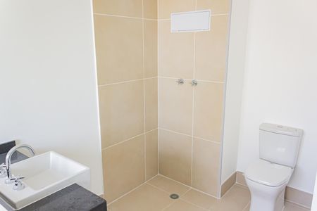 Banheiro de kitnet/studio à venda com 1 quarto, 19m² em Água Branca, São Paulo