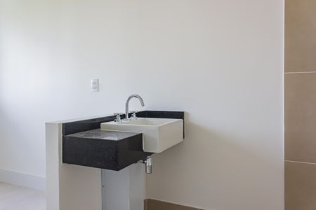 Banheiro de kitnet/studio à venda com 1 quarto, 19m² em Água Branca, São Paulo