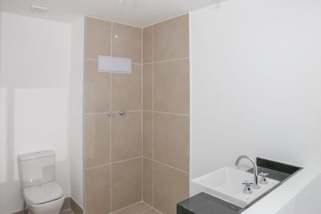 Banheiro de kitnet/studio à venda com 1 quarto, 19m² em Água Branca, São Paulo