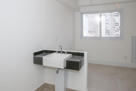 Banheiro de kitnet/studio à venda com 1 quarto, 19m² em Água Branca, São Paulo