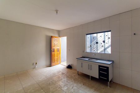 Sala/Cozinha de apartamento para alugar com 2 quartos, 85m² em Jardim Guairaca, São Paulo