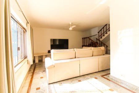 Sala de casa para alugar com 4 quartos, 233m² em Jardim Nossa Senhora do Carmo, São Paulo