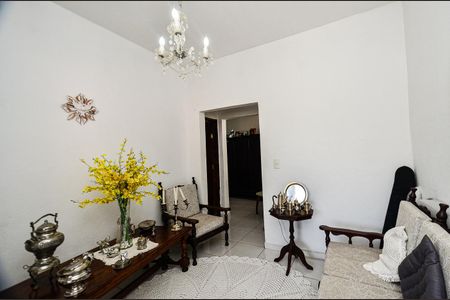 Sala de Estar de casa para alugar com 2 quartos, 313m² em União, Belo Horizonte