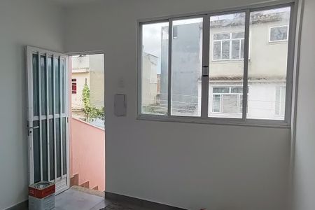 Sala de casa de condomínio para alugar com 1 quarto, 38m² em Taquara, Rio de Janeiro