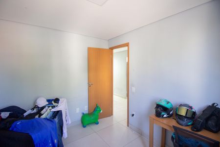Quarto 2 de apartamento para alugar com 2 quartos, 47m² em Chácaras Califórnia, Contagem