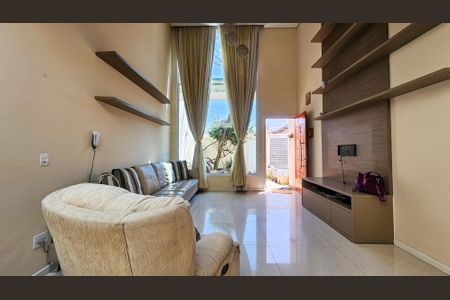 Sala de casa à venda com 3 quartos, 160m² em Jardim Santo Antoninho, São Paulo