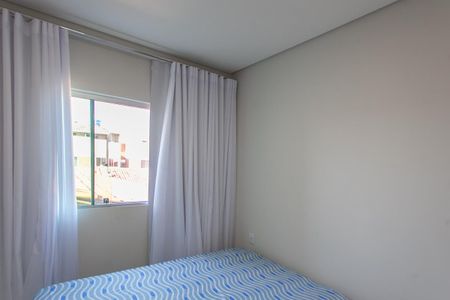 Quarto de casa para alugar com 2 quartos, 70m² em Jardim Leblon, Belo Horizonte