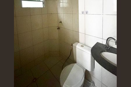 Banheiro de apartamento para alugar com 3 quartos, 60m² em Brasil, Uberlândia