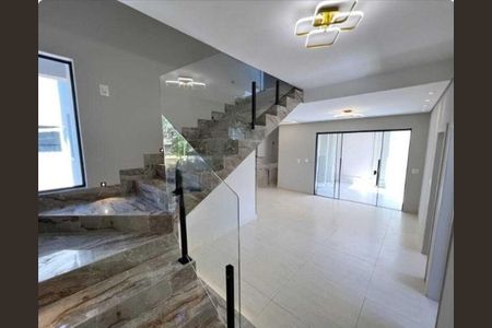 Casa para alugar com 3 quartos, 289m² em Estoril, Belo Horizonte