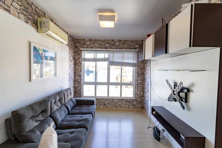 Sala de apartamento à venda com 3 quartos, 70m² em Azenha, Porto Alegre