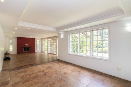 Sala de casa de condomínio para alugar com 3 quartos, 456m² em Granja Viana, Cotia