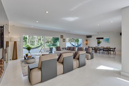 Casa à venda com 5 quartos, 706m² em Jardim Marajoara, São Paulo