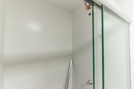 Banheiro de kitnet/studio à venda com 1 quarto, 25m² em Santa Ifigênia, São Paulo