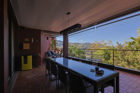 Varanda de casa de condomínio à venda com 3 quartos, 350m² em Vila Alpina, Nova Lima