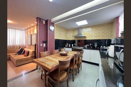 Cozinha de apartamento para alugar com 3 quartos, 150m² em Grajaú, Belo Horizonte