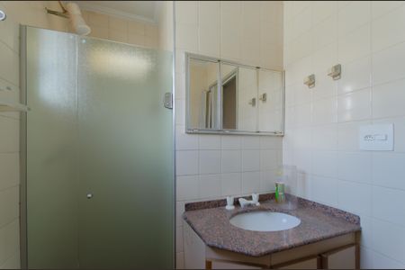 Banheiro de apartamento à venda com 1 quarto, 55m² em Vila Monumento, São Paulo
