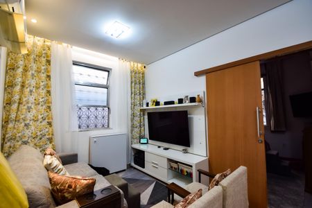 Sala de casa de condomínio à venda com 1 quarto, 42m² em Higienópolis, Rio de Janeiro