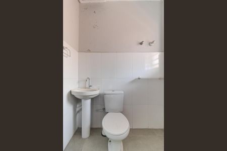 Banheiro de casa de condomínio para alugar com 1 quarto, 50m² em Higienópolis, São Paulo